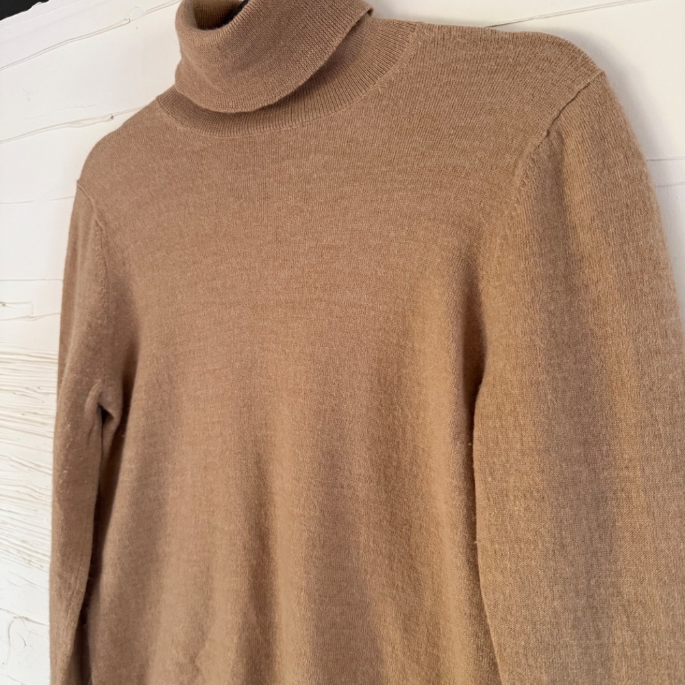 Saks Fifth Avenue | Halston | Size L | 100% Merino Wool Turtleneck Sweater - Picture 3 of 7